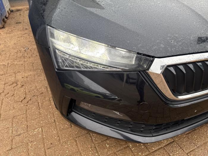 Używane Reflektor prawy Skoda Scala 1.6 TDI Cena € 375,00 Procedura marży oferowane przez DVZ Carparts