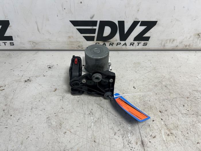 Begagnade ABS-pump Volkswagen Polo VI (AW1) 2.0 GTI Pris € 105,00 Marginaltabell erbjuds av DVZ Carparts