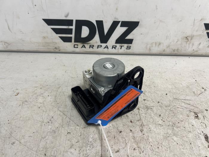 Begagnade ABS-pump Skoda Octavia Combi (NXAC) Pris € 249,99 Inklusive moms erbjuds av DVZ Carparts