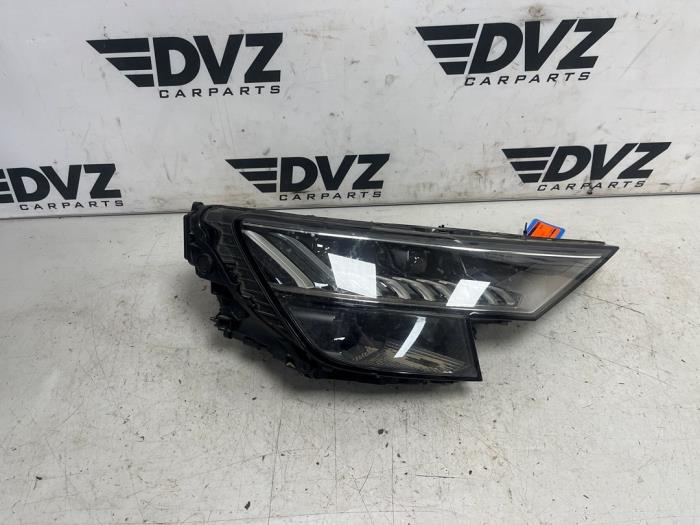 Używane Reflektor prawy Audi RS Q8 4.0 V8 32V RS TFSI Mild Hybrid Quattro Cena € 749,99 Procedura marży oferowane przez DVZ Carparts