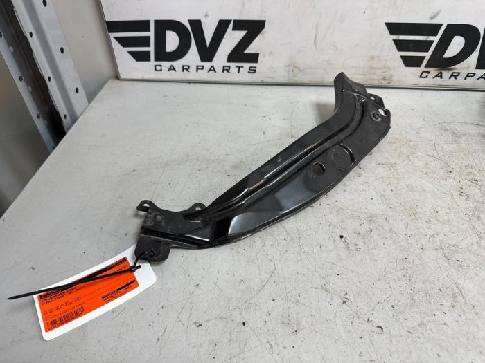 Używane Rama reflektora lewa Cupra Ateca 2.0 TSI 16V 4Drive Cena € 30,00 Z VAT oferowane przez DVZ Carparts