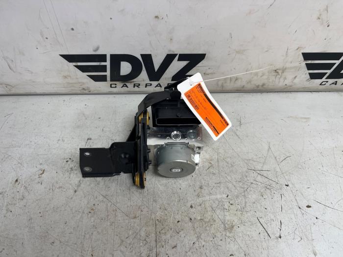 Begagnade ABS-pump Volkswagen Golf VIII (CD1) 1.5 eTSI 16V Pris € 340,00 Inklusive moms erbjuds av DVZ Carparts