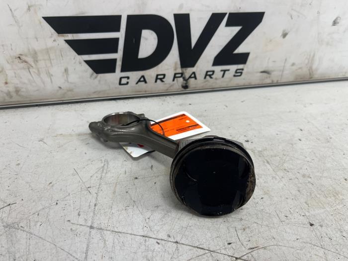Usados Pistón Volkswagen Polo VI (AW1) 1.0 TSI 12V Precio € 74,99 Norma de margen ofrecido por DVZ Carparts