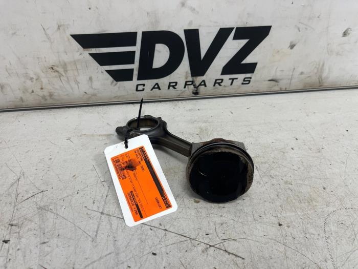 Usagé Bielle Volkswagen Polo VI (AW1) 1.0 TSI 12V Prix € 74,99 Règlement à la marge proposé par DVZ Carparts