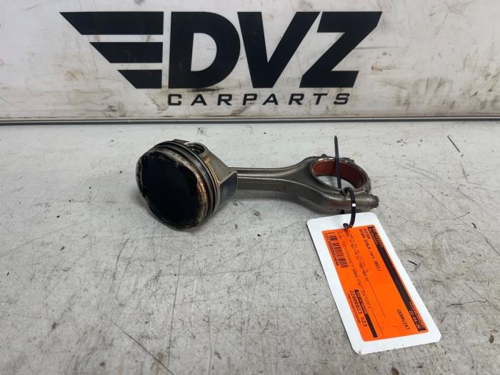 Usados Pistón Skoda Scala 1.5 TSI Precio € 72,59 IVA incluido ofrecido por DVZ Carparts