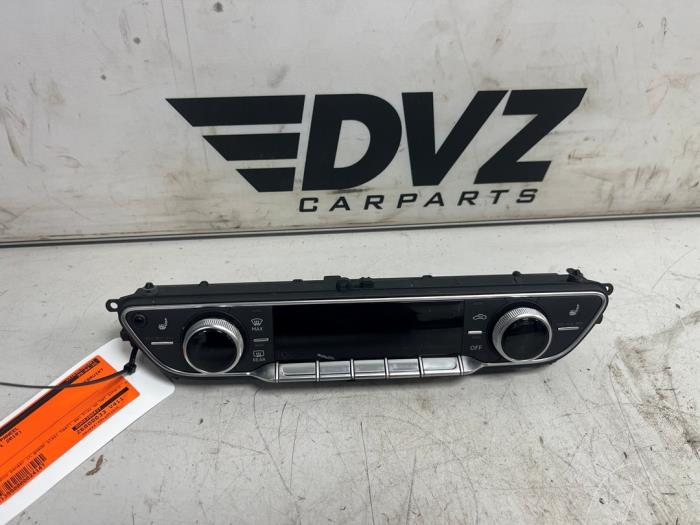 Używane Panel climatronic Audi A4 Avant (B9) 2.0 TDI Ultra 16V Cena € 110,00 Z VAT oferowane przez DVZ Carparts