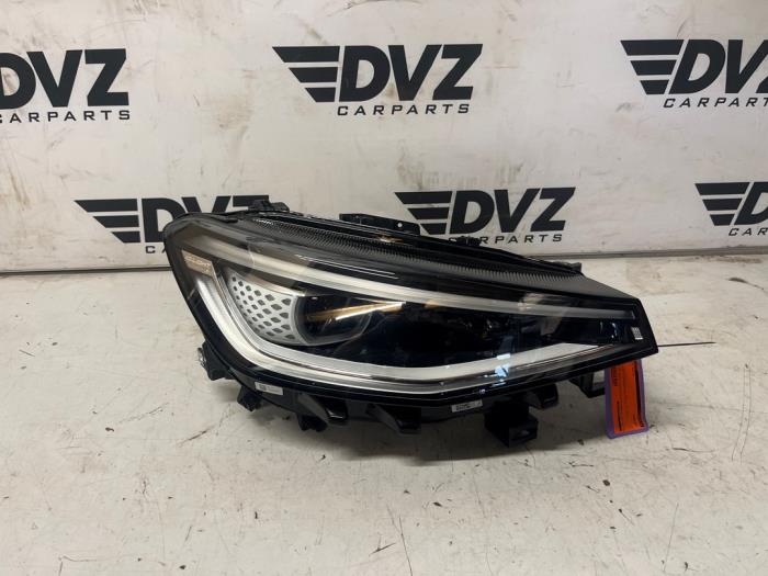 Używane Reflektor prawy Volkswagen ID.4 (E21) GTX 4Motion 77 kWh Cena € 450,00 Z VAT oferowane przez DVZ Carparts