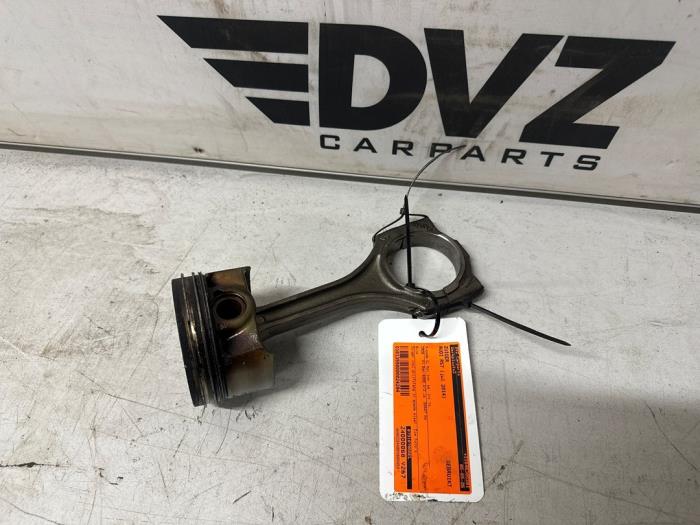 Usagé Piston Audi RS7 Sportback (4GA/4GF) 4.0 V8 TFSI 32V Prix € 144,99 Règlement à la marge proposé par DVZ Carparts