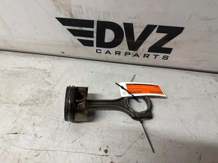 Usagé Piston Audi RS7 Sportback (4GA/4GF) 4.0 V8 TFSI 32V Prix € 144,99 Règlement à la marge proposé par DVZ Carparts