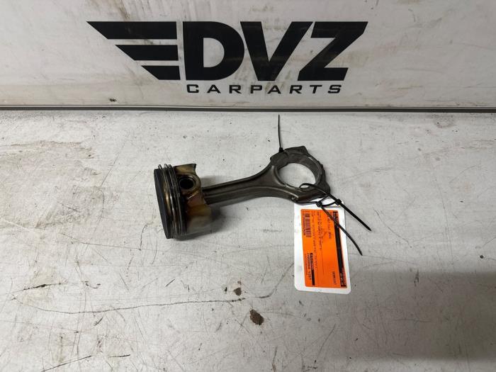 Usagé Piston Audi RS7 Sportback (4GA/4GF) 4.0 V8 TFSI 32V Prix € 144,99 Règlement à la marge proposé par DVZ Carparts