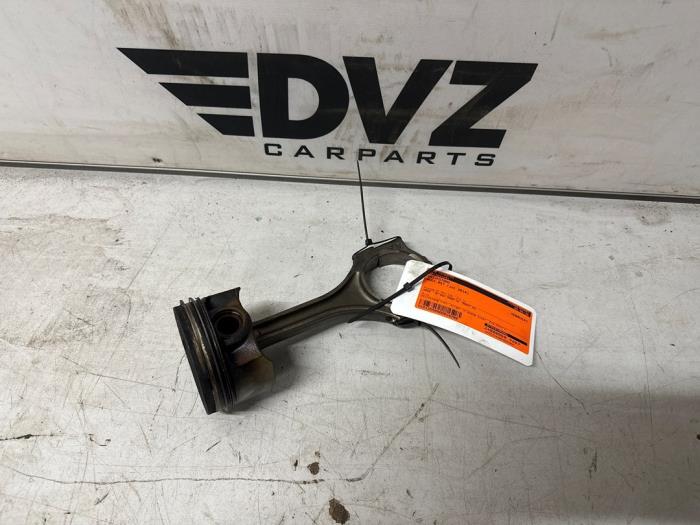 Usagé Bielle Audi RS7 Sportback (4GA/4GF) 4.0 V8 TFSI 32V Prix € 144,99 Règlement à la marge proposé par DVZ Carparts