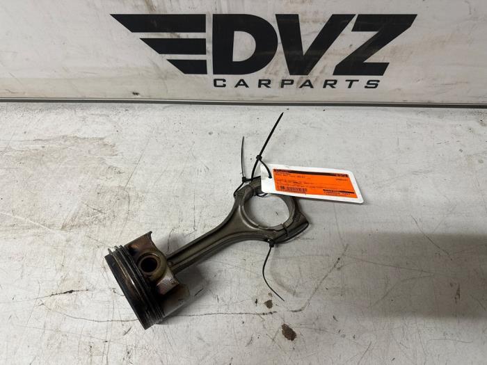 Usagé Bielle Audi RS7 Sportback (4GA/4GF) 4.0 V8 TFSI 32V Prix € 144,99 Règlement à la marge proposé par DVZ Carparts