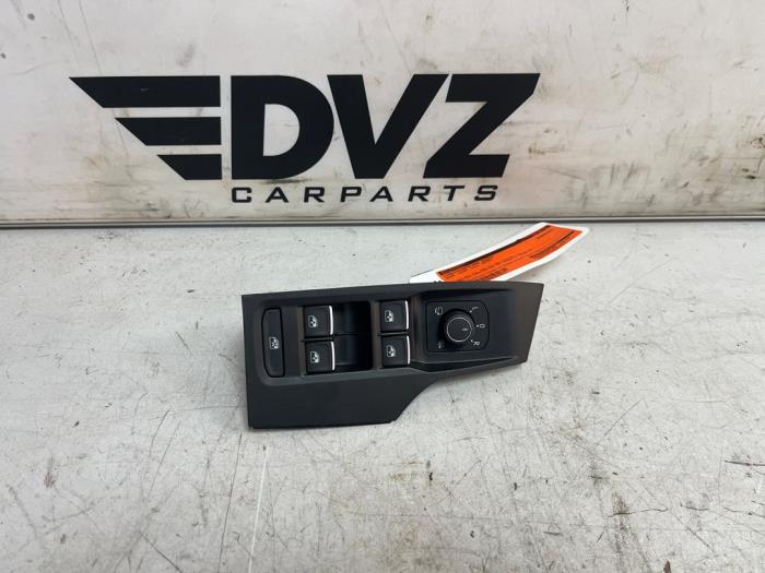 Usados Interruptor combinado de ventanillas Seat Leon Sportstourer (KLF) 1.5 FR e-HYBRID 16V Precio € 25,40 IVA incluido ofrecido por DVZ Carparts