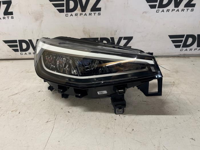 Używane Reflektor prawy Volkswagen ID.4 (E21) Pro Cena € 350,00 Z VAT oferowane przez DVZ Carparts