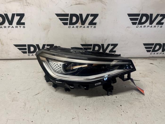 Używane Reflektor prawy Volkswagen ID.4 (E21) GTX 4Motion 77 kWh Cena € 450,00 Z VAT oferowane przez DVZ Carparts