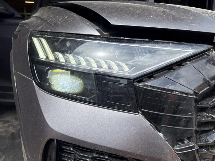 Używane Reflektor prawy Audi RS Q8 4.0 V8 32V RS TFSI Mild Hybrid Quattro Cena € 2.499,00 Z VAT oferowane przez DVZ Carparts
