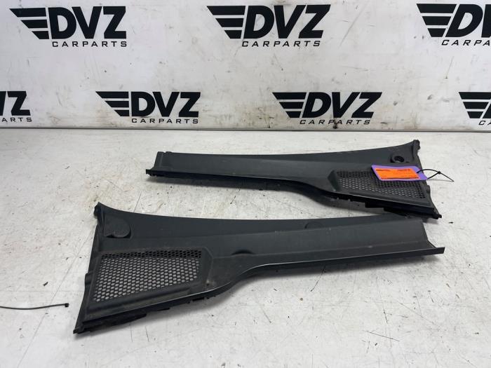 Używane Parawan Seat Arona (KJX) 1.5 TSI 16V Cena € 24,79 Procedura marży oferowane przez DVZ Carparts