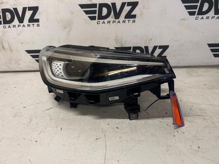 Używane Reflektor prawy Volkswagen ID.4 (E21) GTX 4Motion 77/79 kWh Cena € 499,00 Z VAT oferowane przez DVZ Carparts