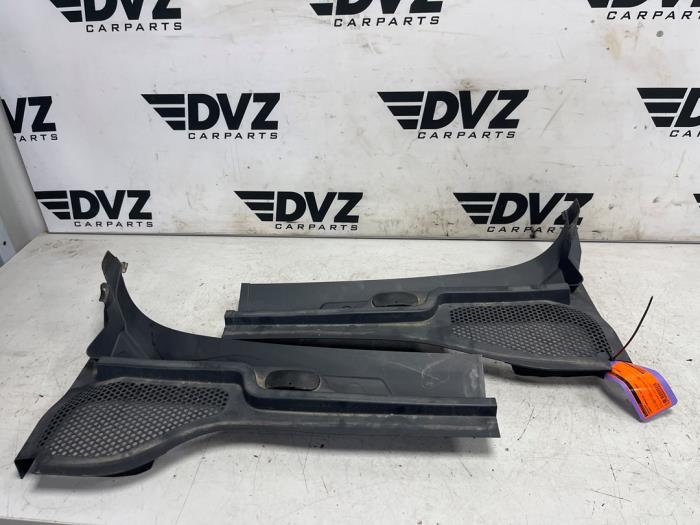 Używane Parawan Cupra Formentor 1.5 TSI 16V Cena € 60,50 Z VAT oferowane przez DVZ Carparts