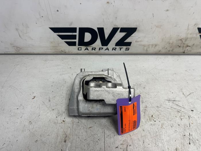 Used Engine mount Volkswagen Golf VIII Variant (GC5) Price € 25,00 Inclusive VAT offered by DVZ Carparts