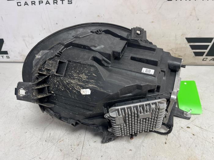 Używane Reflektor prawy Mini Mini (F56) 1.5 12V One Cena € 699,95 Procedura marży oferowane przez DVZ Carparts
