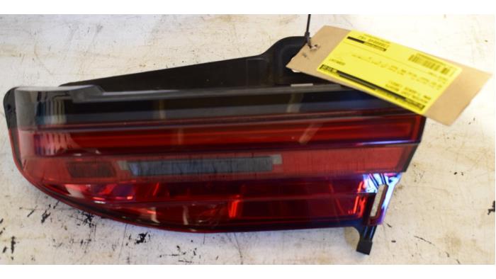 f7cbe404-99b8-4135-9567- 