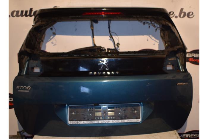 Portón trasero de un Peugeot 5008 II (M4/MC/MJ/MR) 1.5 BlueHDi 130 2020