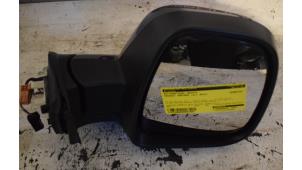 Used Wing mirror, right Peugeot Partner Tepee (7A/B/C/D/E/F/G/J/P/S) 1.6 VTi 95 16V Phase 2 Price € 60,50 Inclusive VAT offered by Autoafbraak Meiresonne