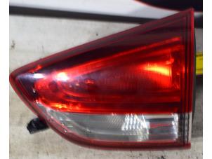 Used Taillight, right Renault Clio IV Estate/Grandtour (7R) 1.2 16V Price € 36,30 Inclusive VAT offered by Autoafbraak Meiresonne