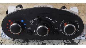 Used Heater control panel Dacia Sandero II 1.0 TCe 100 12V Price € 48,40 Inclusive VAT offered by Autoafbraak Meiresonne