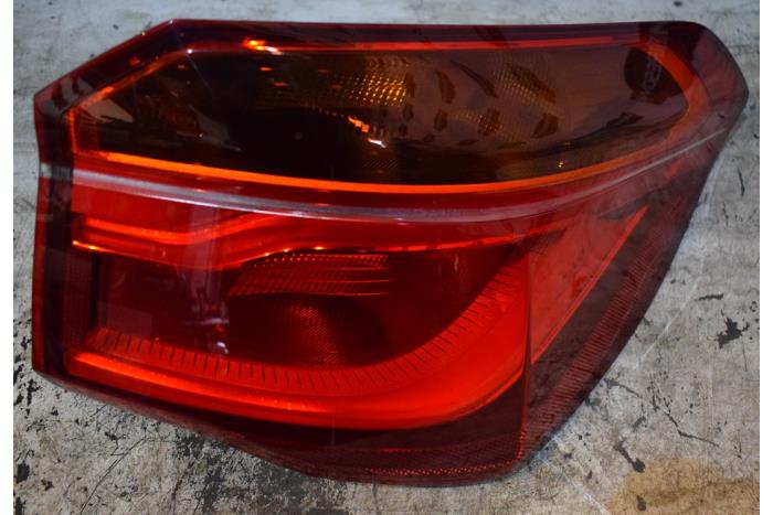 Rücklicht rechts van een BMW X1 (F48) sDrive 16d 1.5 12V TwinPower 2016