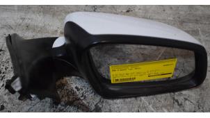 Used Wing mirror, right BMW 5 serie (F10) 520d 16V Performance Power Kit Price € 84,70 Inclusive VAT offered by Autoafbraak Meiresonne
