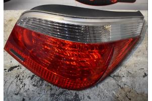 Usados Luz trasera derecha BMW 5 serie (E60) 525d 24V Precio € 30,25 IVA incluido ofrecido por Autoafbraak Meiresonne