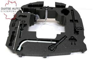 Usagé Kit d'outils Audi A1 City Carver (GBH) 1.0 30 TFSI 12V Prix € 90,75 Prix TTC proposé par Duitse Auto Onderdelen