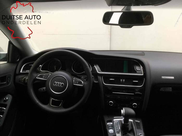 Oswietlenie wewnetrzne przód z Audi A5 Sportback Quattro (B8H/B8S) 2.0 TDI 16V 2017