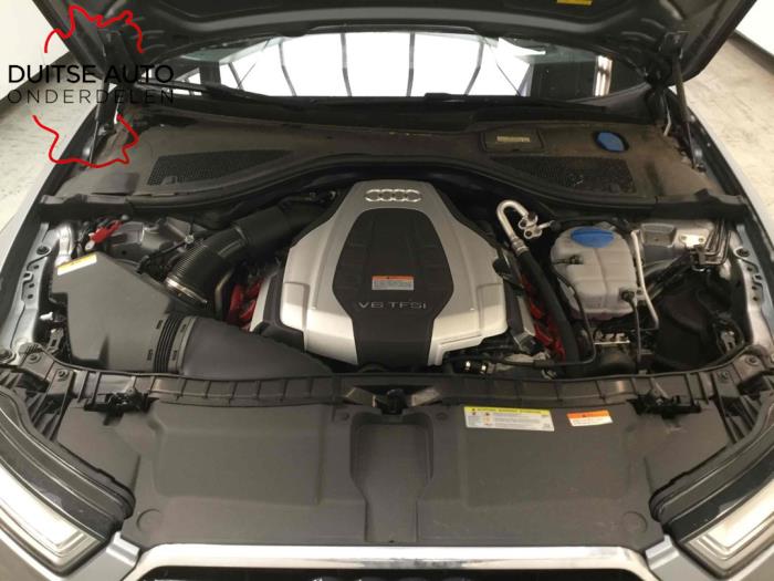 Air pump (suspension) from a Audi A6 (C7) 3.0 V6 24V TFSI Quattro 2017