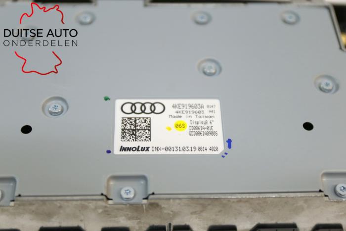 Panel de control de navegación de un Audi E-Tron (GEN) 55 2020