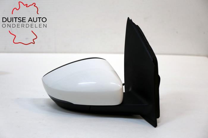 Wing mirror, right from a Volkswagen Polo V (6R) 1.2 TSI 16V BlueMotion Technology 2015