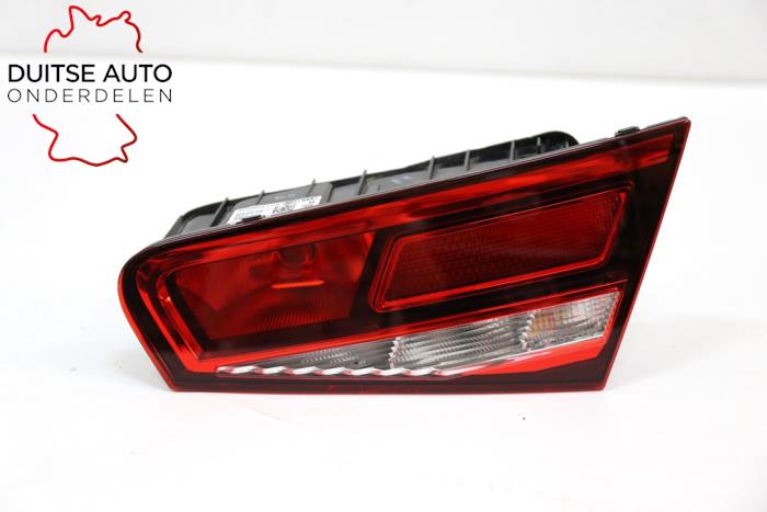 Luz trasera derecha de un Audi A3 (8V1/8VK) 1.0 TFSI 12V 2018
