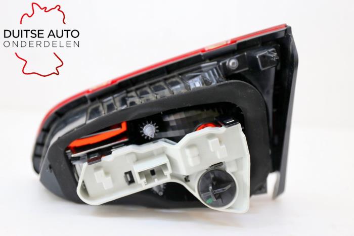 Rücklicht links van een Volkswagen Golf VII (AUA) 1.4 TSI 16V 2016