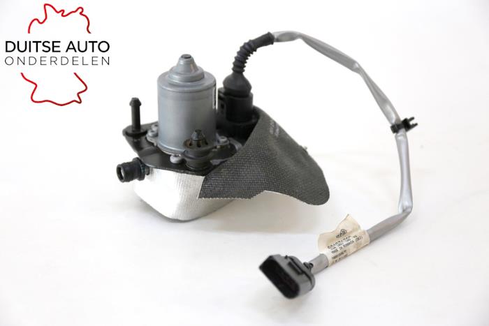 Brake servo vacuum pump from a Audi Q2 (GAB/GAG) 1.0 30 TFSI 12V 2018