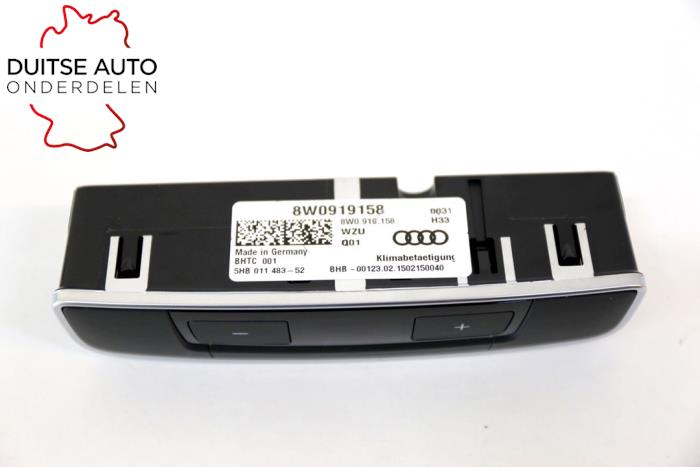 Panel de control de aire acondicionado de un Audi A4 (B9) 3.0 TDI V6 24V 2017