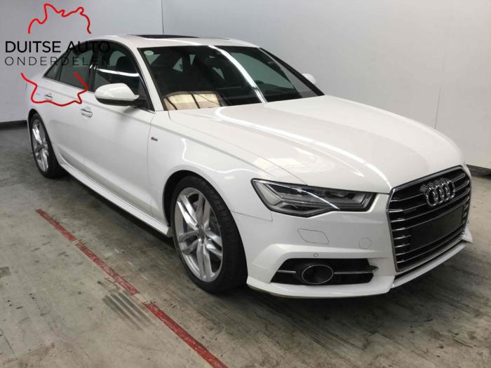Head-up display from a Audi A6 (C7) 3.0 V6 24V TFSI Quattro 2016
