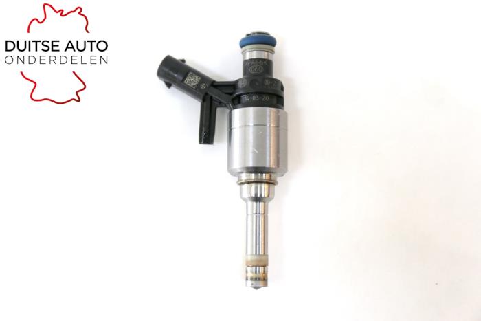 Injector (petrol injection) from a Audi A4 Quattro (B9) 2.0 TFSI 16V 2016