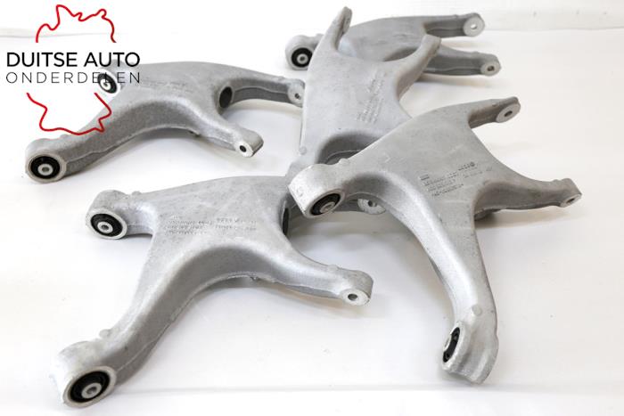 Rear wishbone, right from a Porsche Macan (95B) 3.0 S Diesel V6 24V 2017