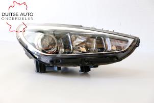 New Headlight, right Hyundai i30 Wagon (PDEF5) 1.6 CRDi 16V Price € 332,75 Inclusive VAT offered by Duitse Auto Onderdelen