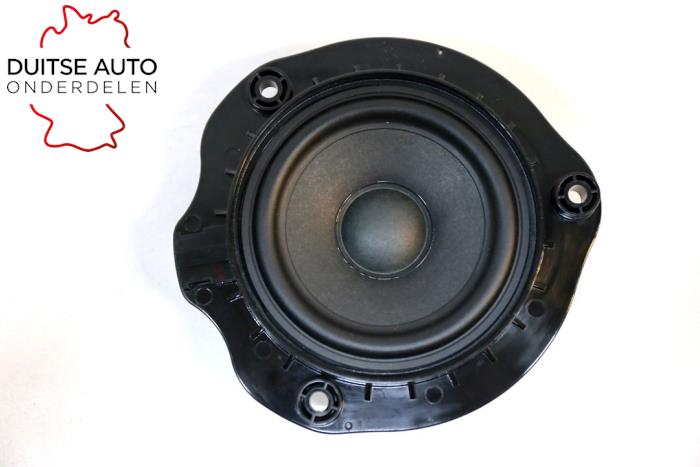 Speaker from a Audi A3 Sportback (8VA/8VF) 1.4 TFSI 16V e-tron 2016