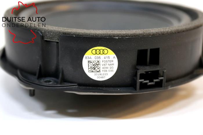 Speaker from a Audi Q3 (F3B) 2.0 35 TDI 16V Quattro 2019