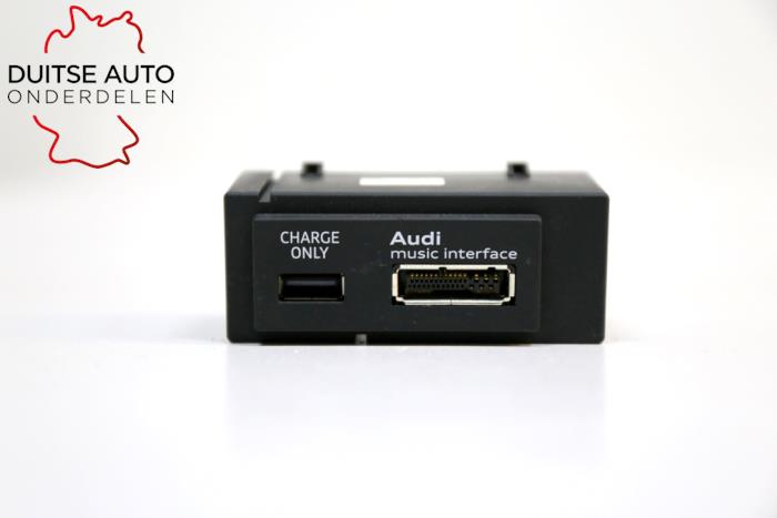AUX / USB-Anschluss van een Audi A3 Sportback (8VA/8VF) 1.4 TFSI ACT 16V 2014