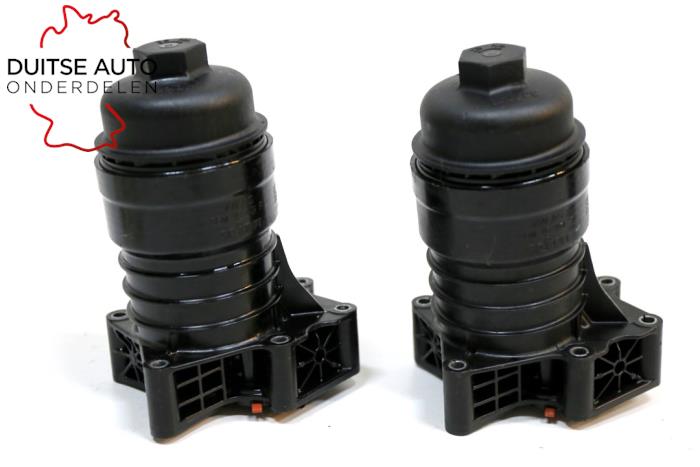 Cuerpo de filtro de aceite de un Audi RS 4 Avant (B9) 2.9 V6 TFSI 24V 2021
